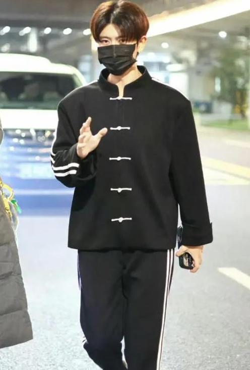 了？这几位大明星“捞钱”的样子太难看了凯发k8娱乐唯一为了割韭菜脸面都不要(图18)