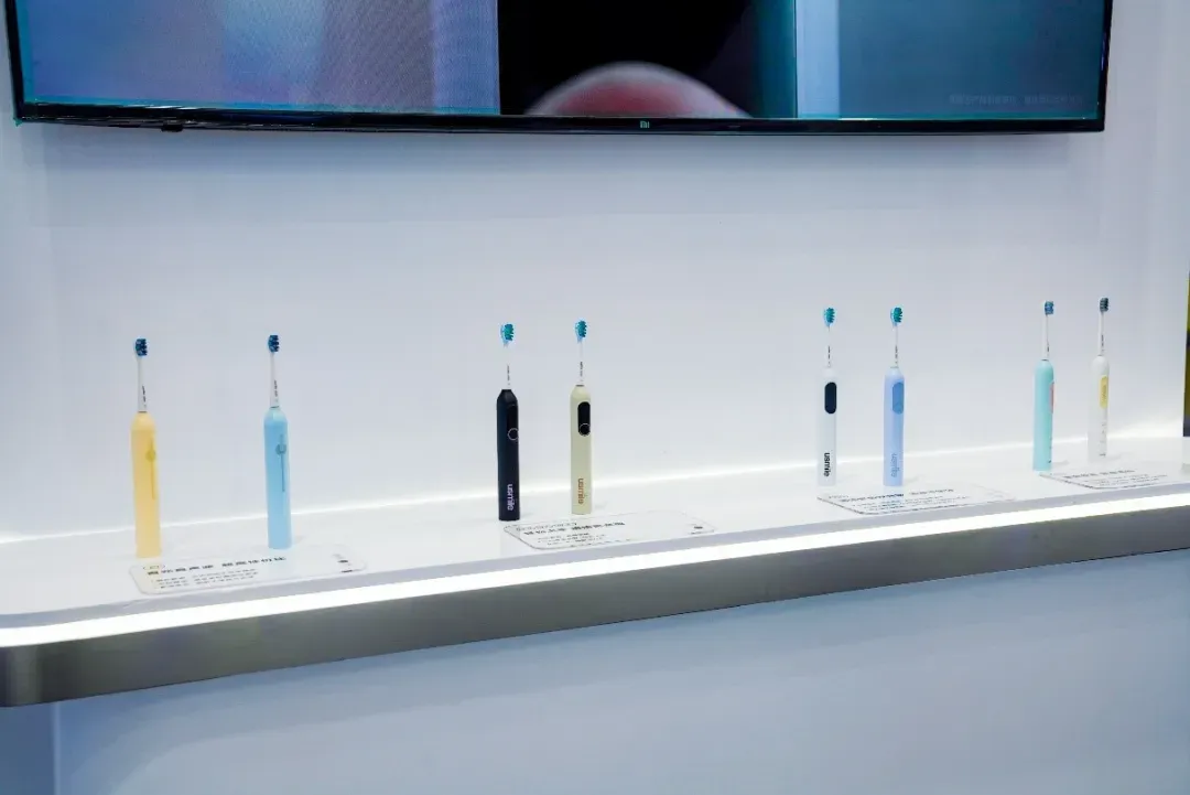 端科技AWE2025解锁美丽密码凯发k8国际登录邂逅美健个护尖(图2)